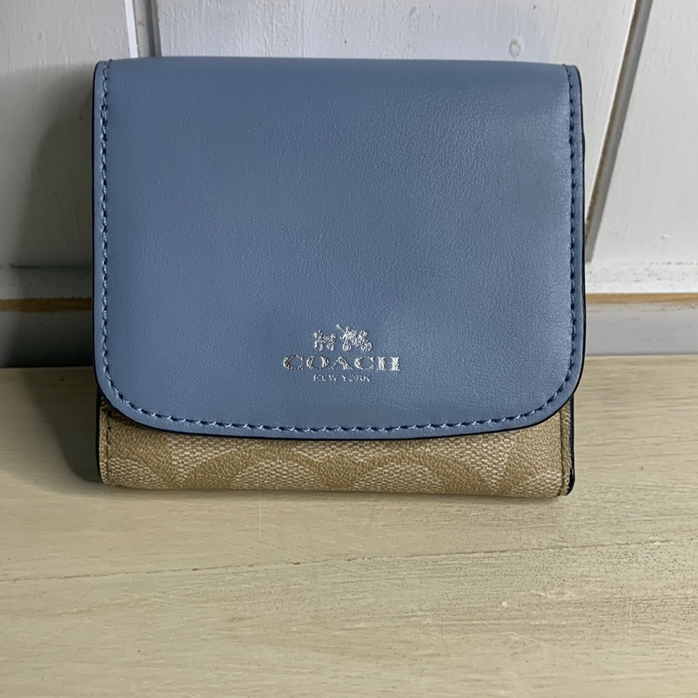 Coach small signature wallet